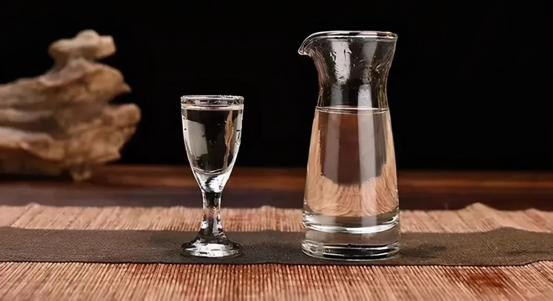 白酒的酒杯，有什么讲究？