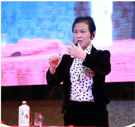 一言九鼎情义酒测评：超高性价比 酱香白酒的“粮心”之作