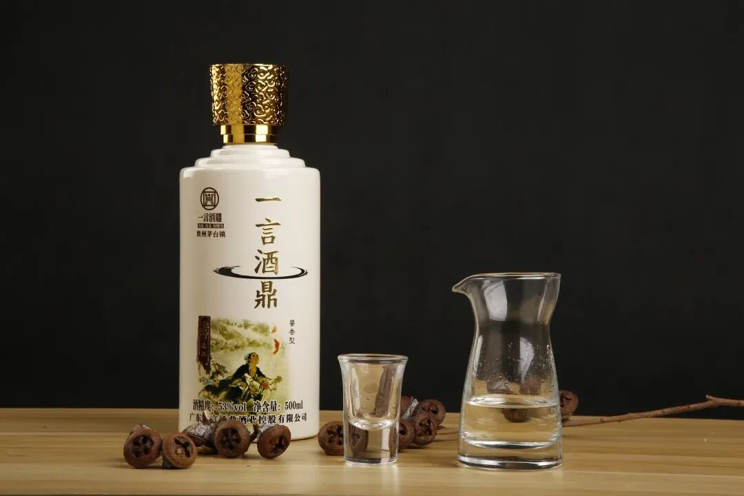 一言九鼎情义酒测评：超高性价比 酱香白酒的“粮心”之作